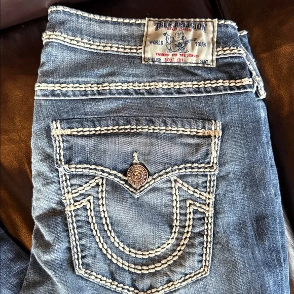 True Religion Blue Jeans with White Accents - Picture 2 of 8